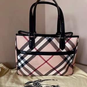 💯% real.  BURBERRY Nova check handbag.